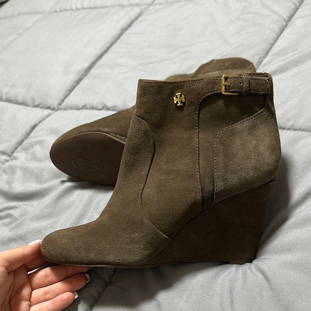Tory Burch Brown Wedge Suede Shoes